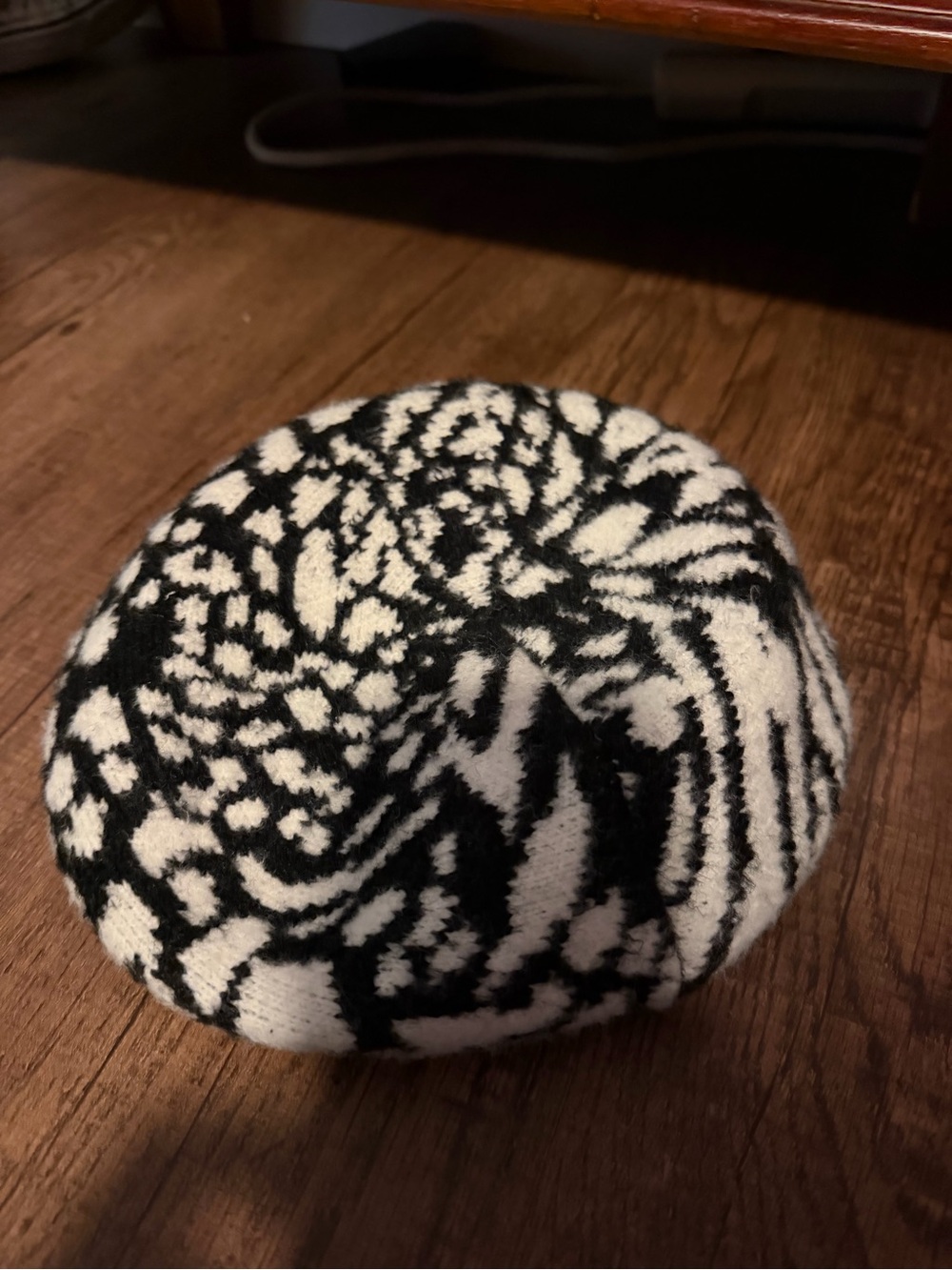 Sergio Hudson Black & White Knit Hat